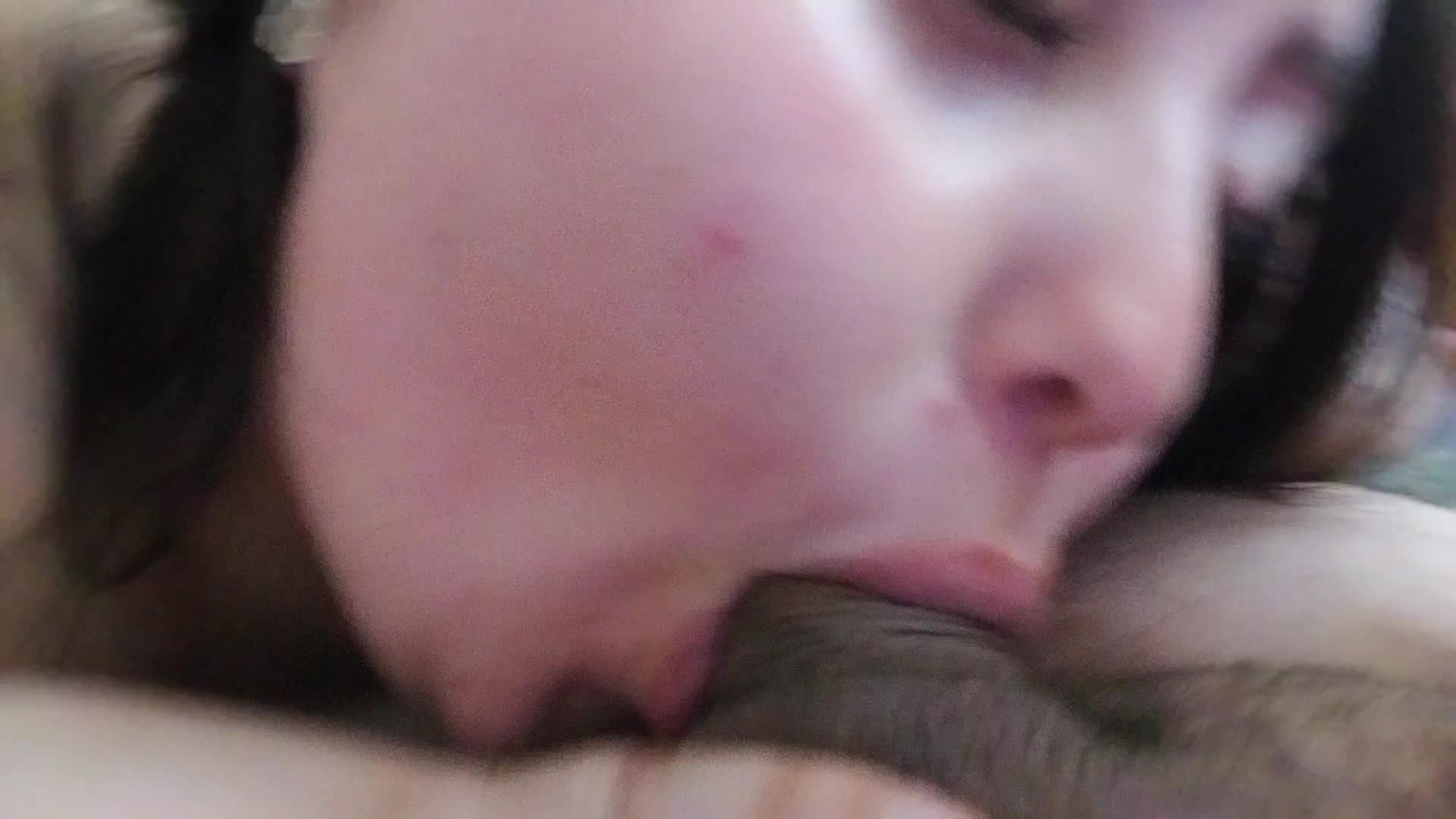 Chupando pene bien rico👅